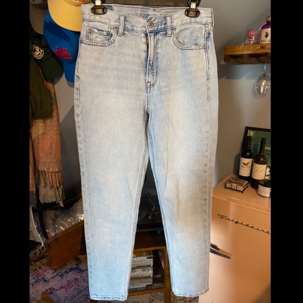 American Eagle Light Wash Mom Jeans